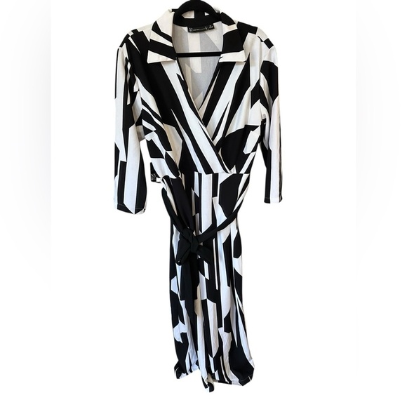 New York & Company Pants - New York & Company Black and White Striped jumpsuit size XL